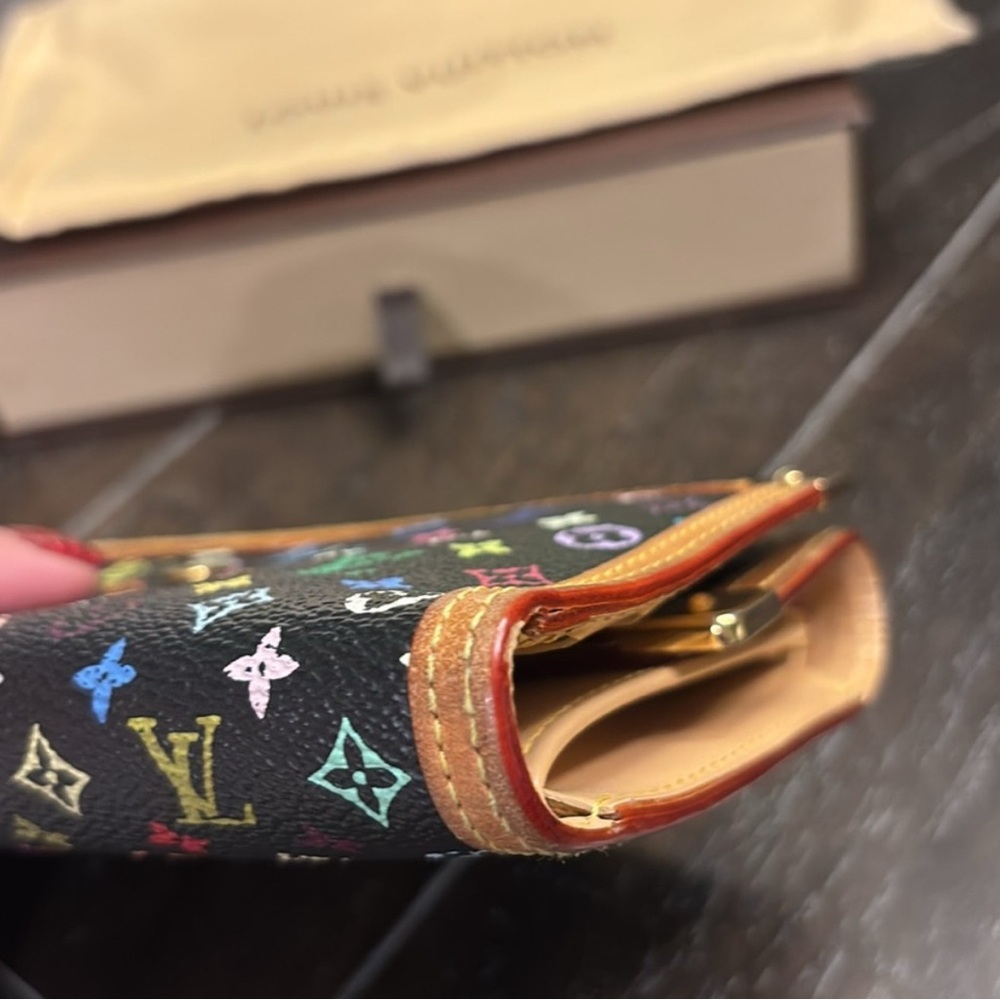 LV wallet with COA - Picture 5 of 9